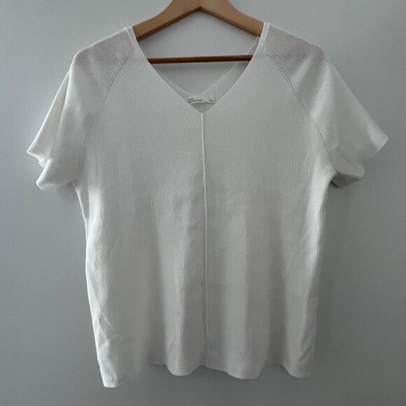 Oak + Fort white V-neck ribbed top, size XS - Picture 1 of 4